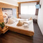 - Premium Mountain&garden 4* 메이른호픈