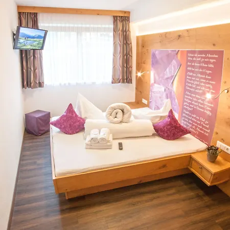 - Premium Mountain&garden