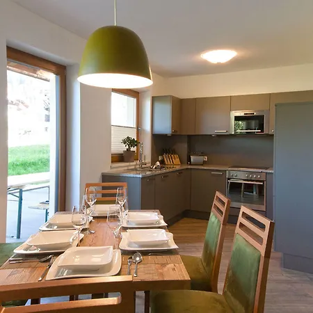 - Premium Mountain&garden Aparthotel Mayrhofen