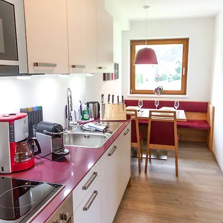 - Premium Mountain&garden Aparthotel Mayrhofen