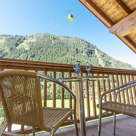 - Premium Mountain&garden Apartahotel 4*