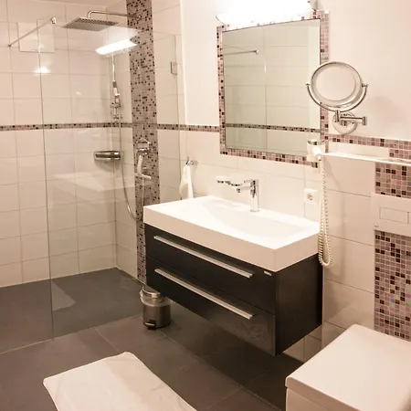 - Premium Mountain&garden 4* Mayrhofen