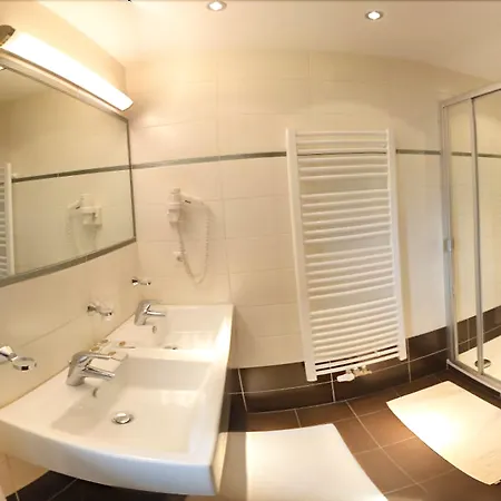 - Premium Mountain&garden 4* Mayrhofen