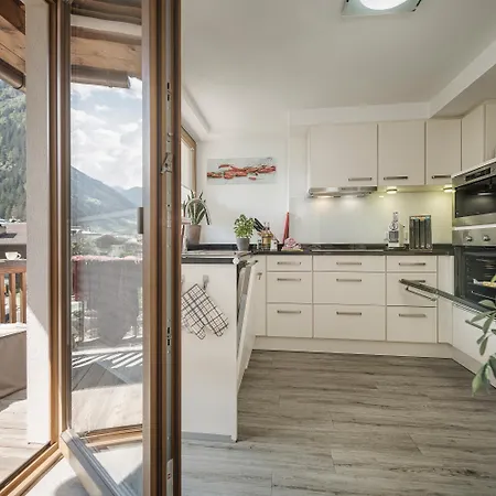 - Premium Mountain&garden 4* Mayrhofen