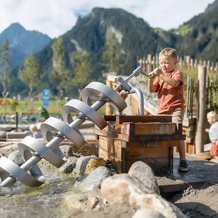 – Premium Mountain&garden Aparthotel