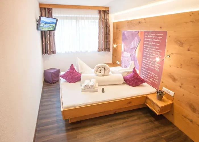 - Premium Mountain&garden