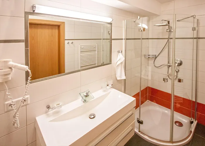 - Premium Mountain&garden