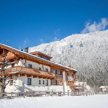 - Premium Mountain&garden Майрхофен